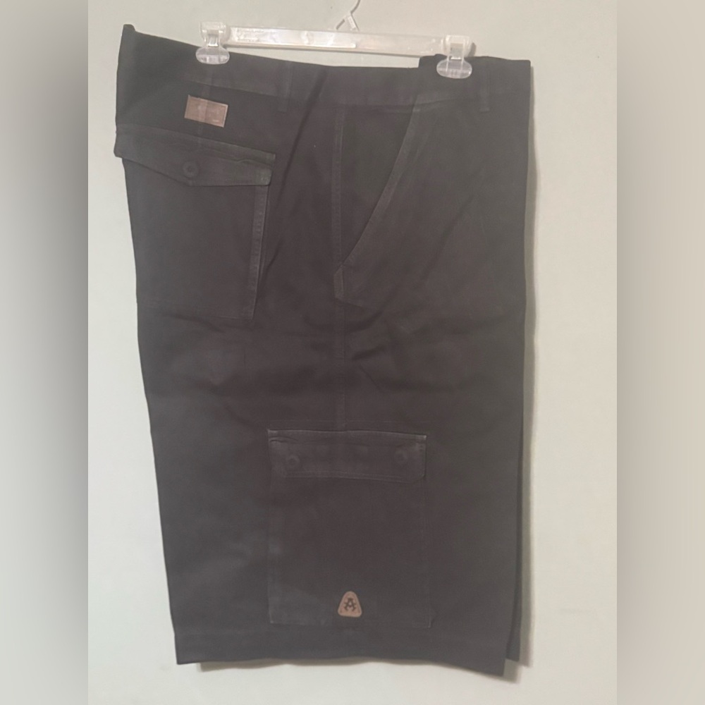 Akademiks Black Cargo Shorts Versatile and Stylish